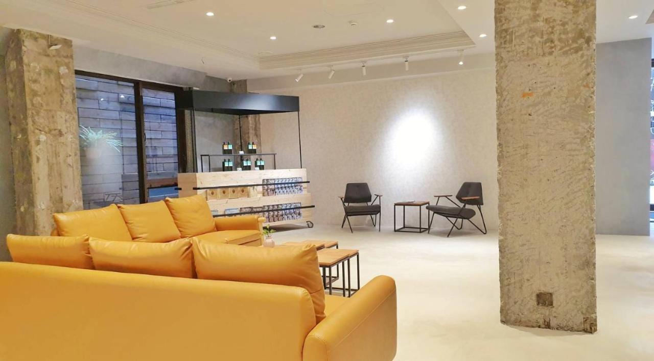 Talmud Business Hotel - Zhongshan ไถจง ภายนอก รูปภาพ