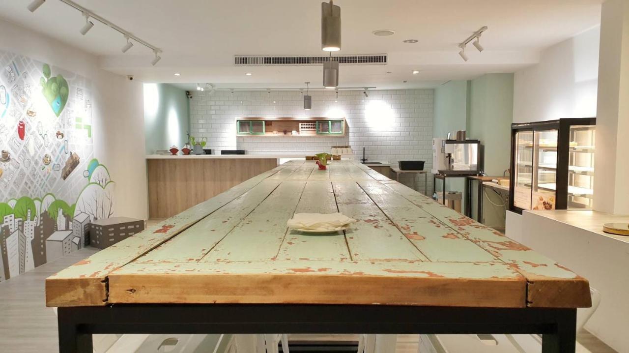 Talmud Business Hotel - Zhongshan ไถจง ภายนอก รูปภาพ