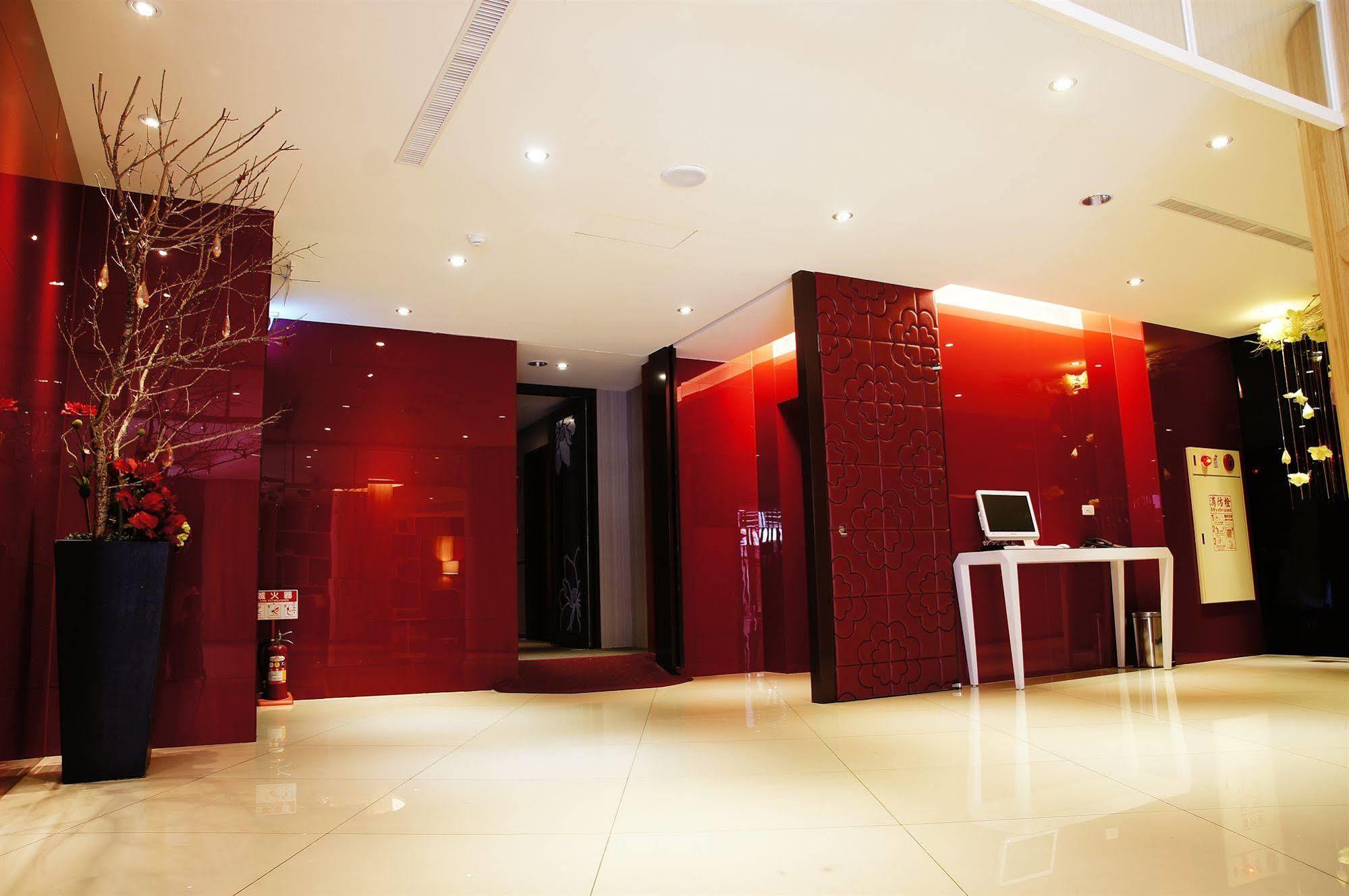 Talmud Business Hotel - Zhongshan ไถจง ภายนอก รูปภาพ